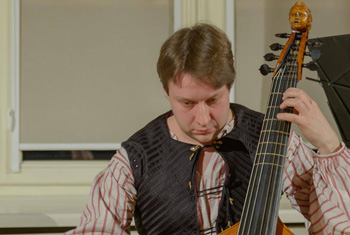 Mateusz Kowalski - viola da gamba